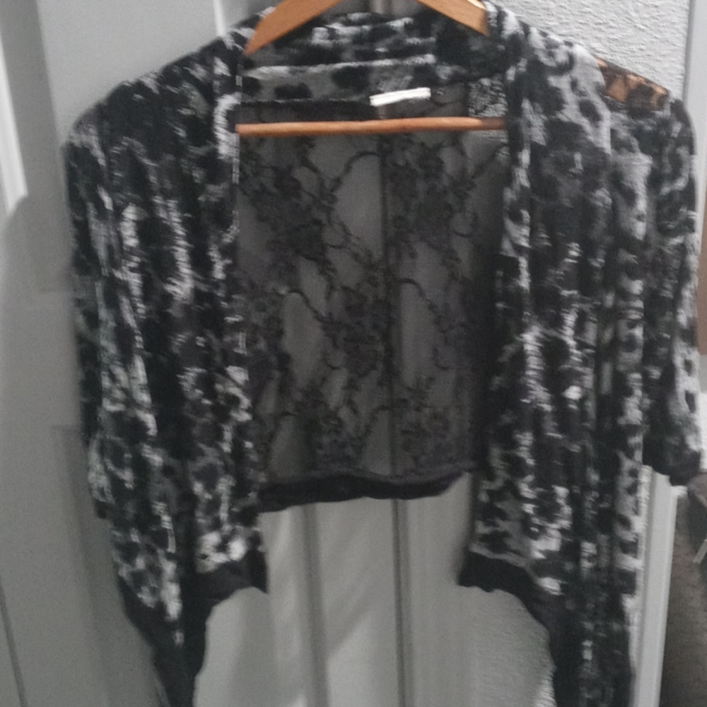 Clothes - Picture 5 of 16